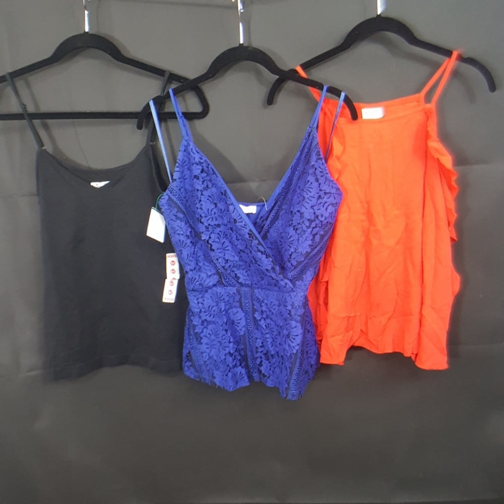 Medium top bundle- NWOT